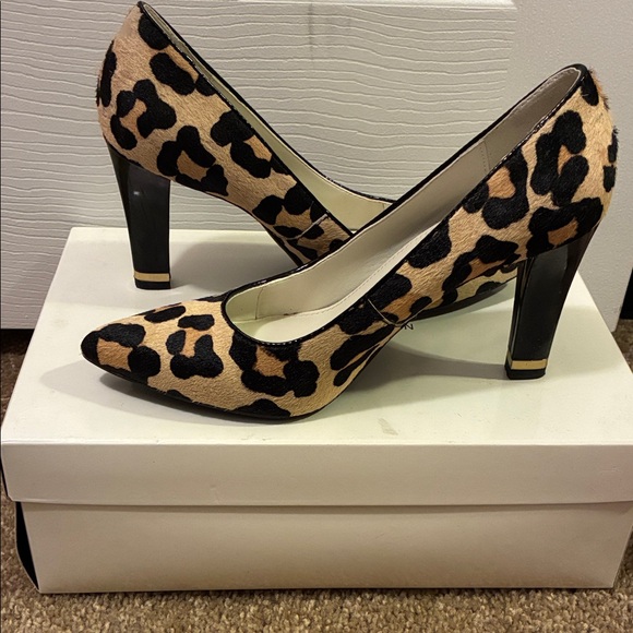 Anne Klein Shoes - Anne Klein Tan and Black Leopard Heels size 7M